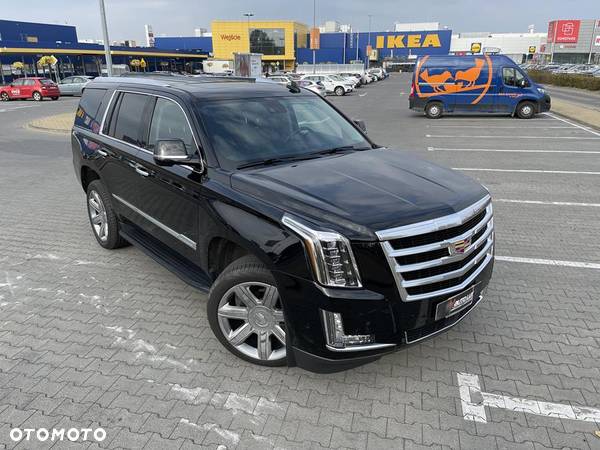 Cadillac Escalade - 3