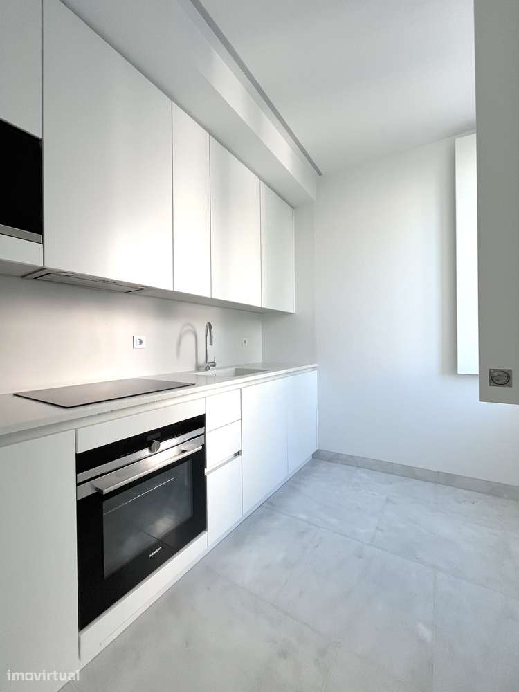 Apartamento T3 com vista cidade e garagem - Grande imagem: 2/17