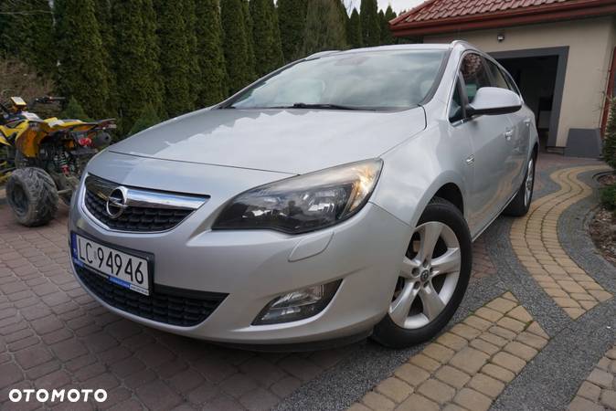 Opel Astra IV 1.4 T Sport - 1