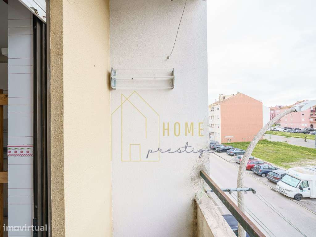 Oportunidade de Investimento | T2 Remodelado no Centro da Moita-16