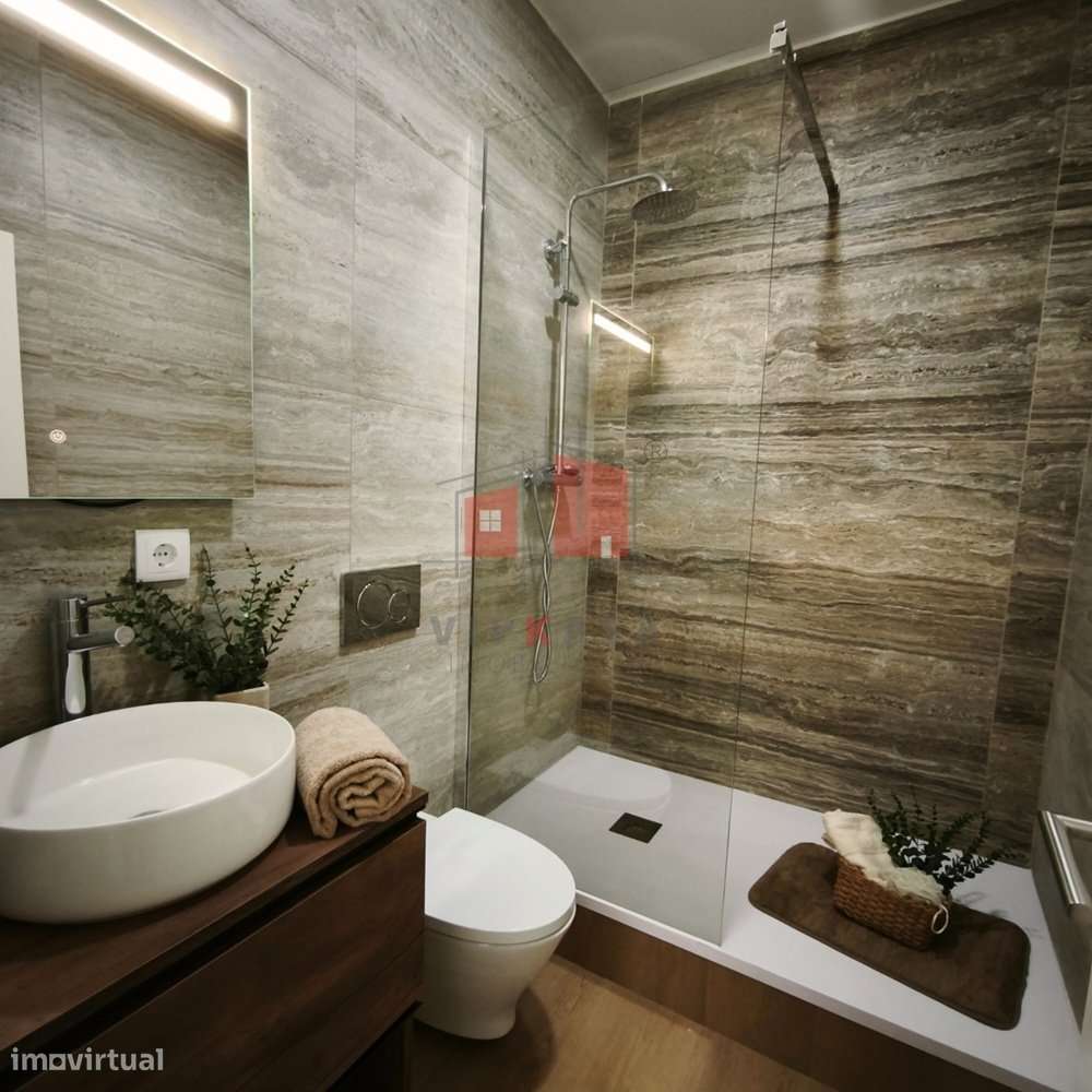 Apartamento T3 Remodelado em Benfica-23