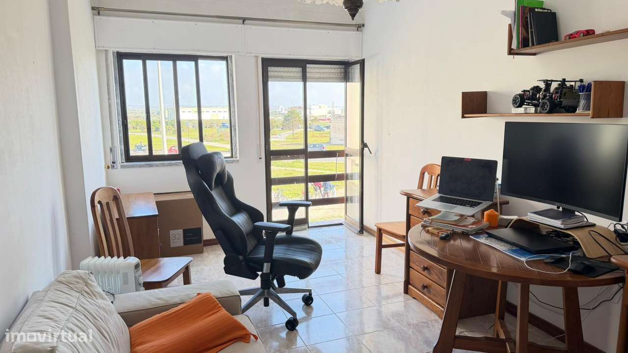 Apartamento T1 em Peniche – A 200 metros da Praia da Cova de Alfarroba - Grande imagem: 4/26