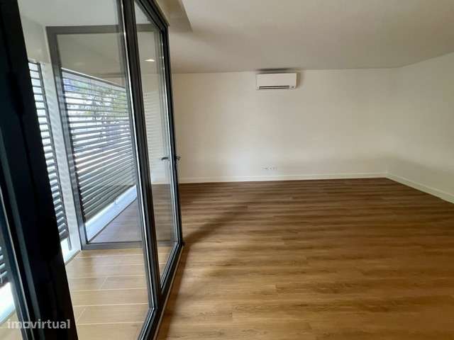 3 Apartamentos T2+1-11