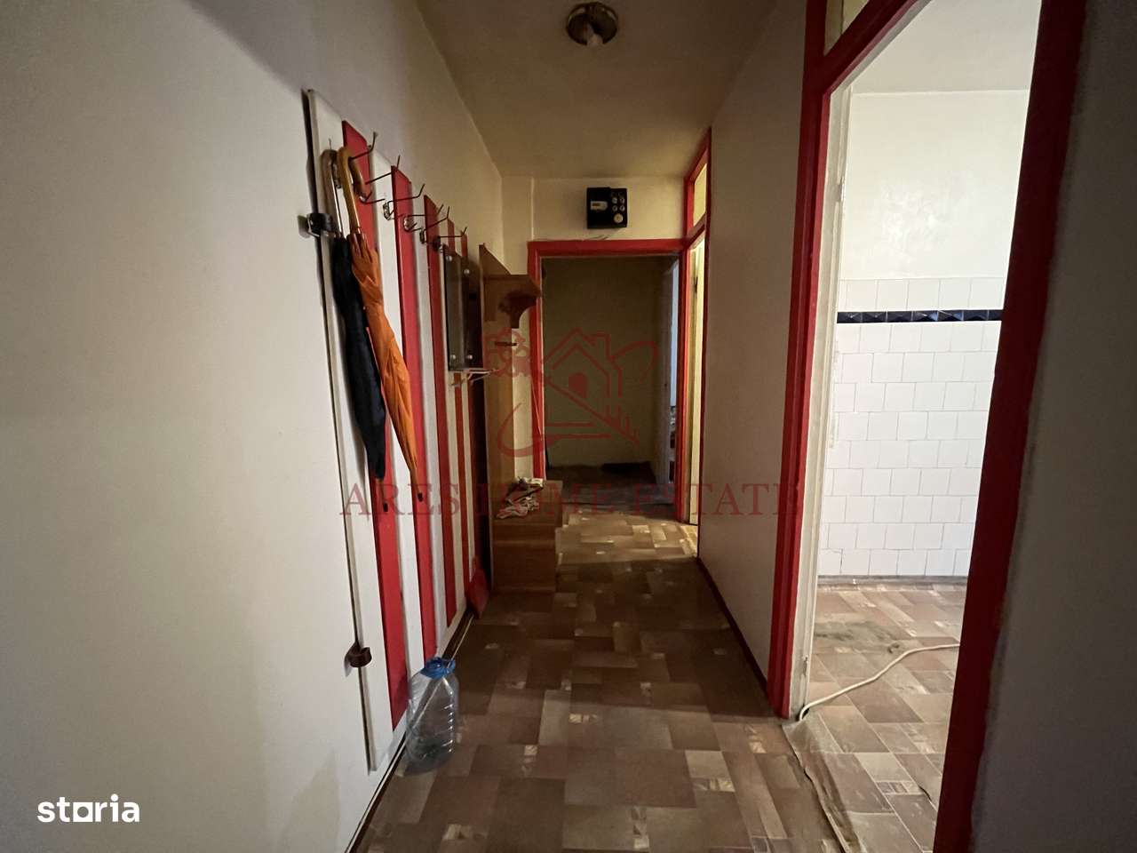 Etaj 1, 3 camere, spatios, 2 băi, centrală proprie – zonă excelentă-14