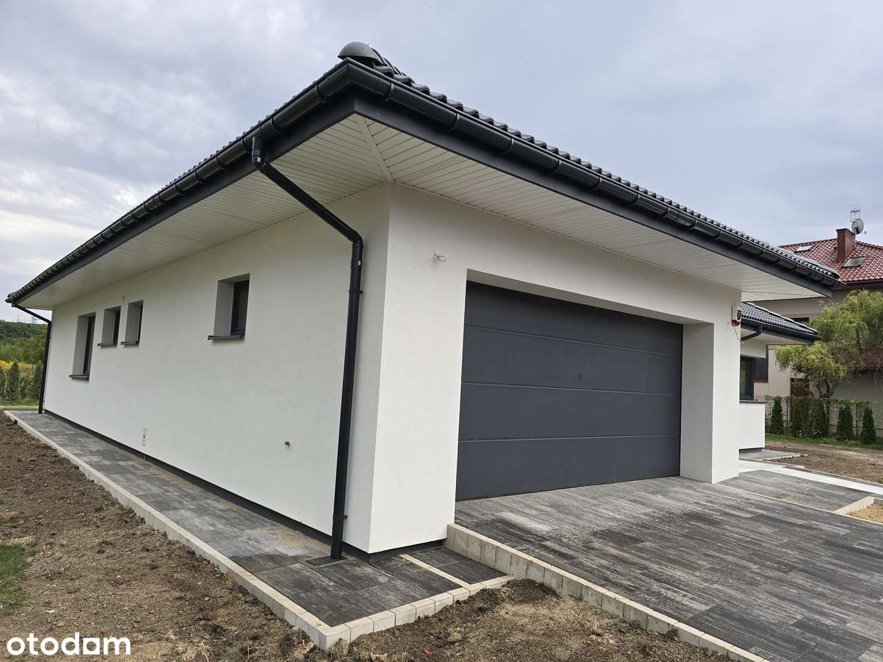 Wygodny Dom Parterowy w Doskonałej Lokalizacji - Pełny obrazek: 5/12