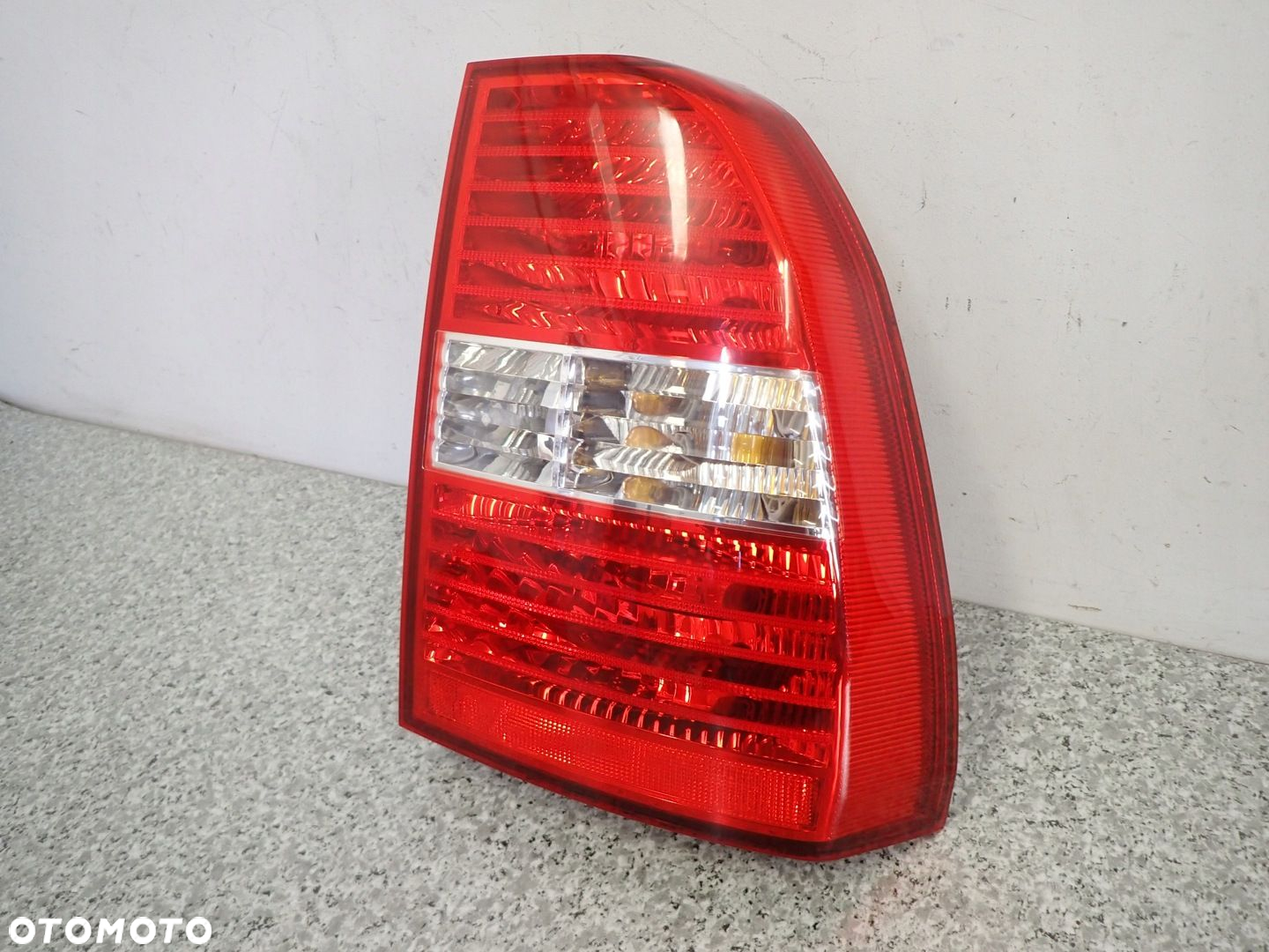 KIA SPORTAGE II 04-08 LAMPA TYLNA PRAWA EUROPA - 2