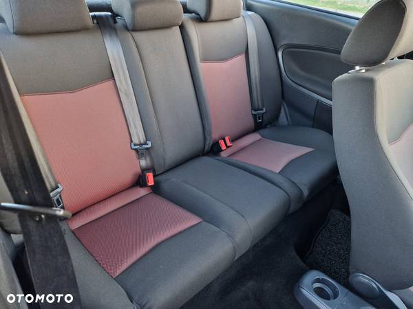 Seat Ibiza SC 1.6 16V Sport - 12