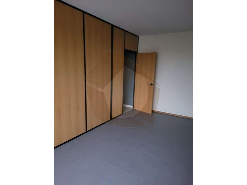 ESCRITÓRIO - PARANHOS (QUINTA DO COVELO) - Grande imagem: 3/7