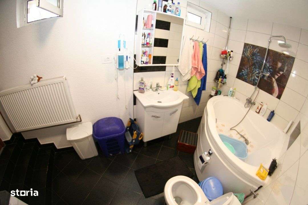 Casa cu gradina in zona foarte linistita si usor accesibila-8