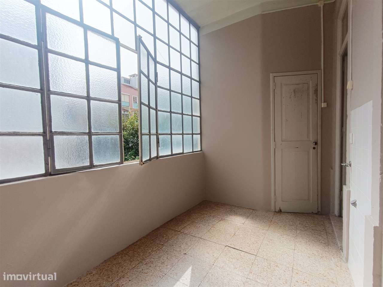 Apartamento T3 usado Arroios Lisboa-15