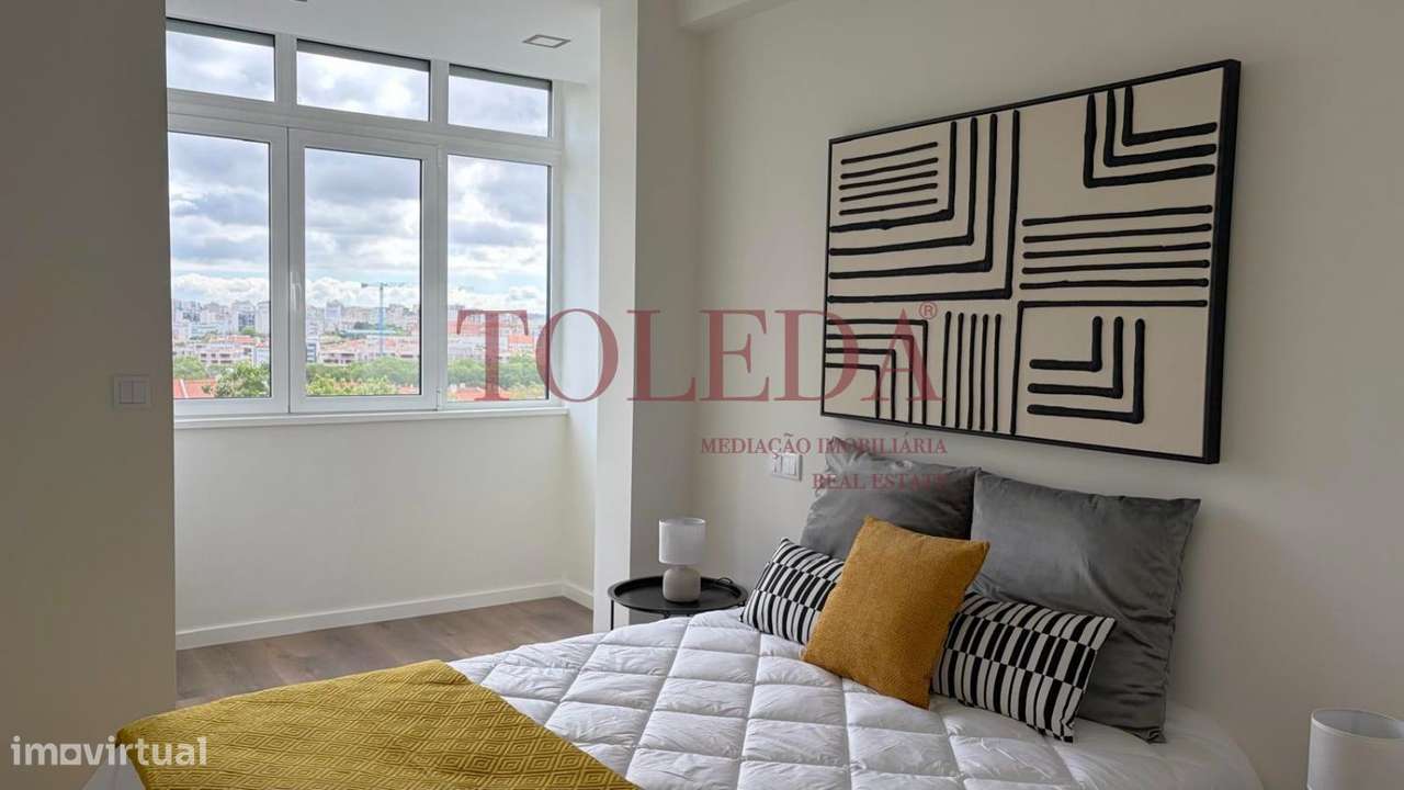 Apartamento T3 Remodelado em Benfica com terraço-28