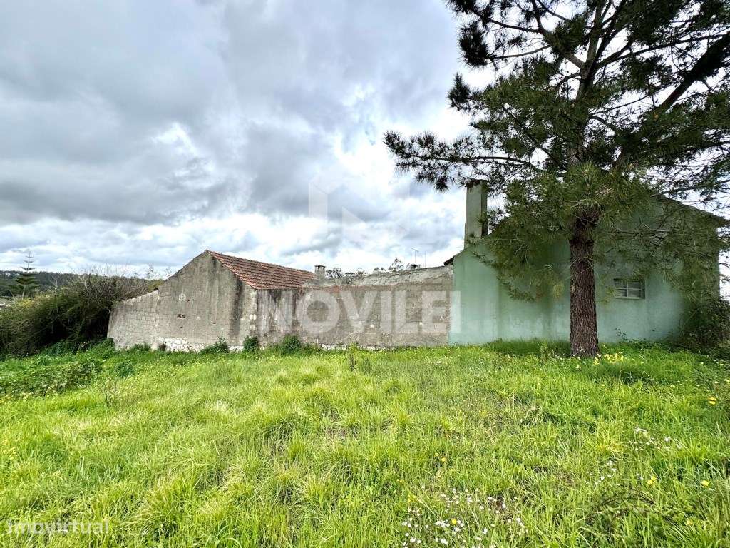 Moradia para reconstrução c/997m2 de terreno e anexos. - Grande imagem: 3/8