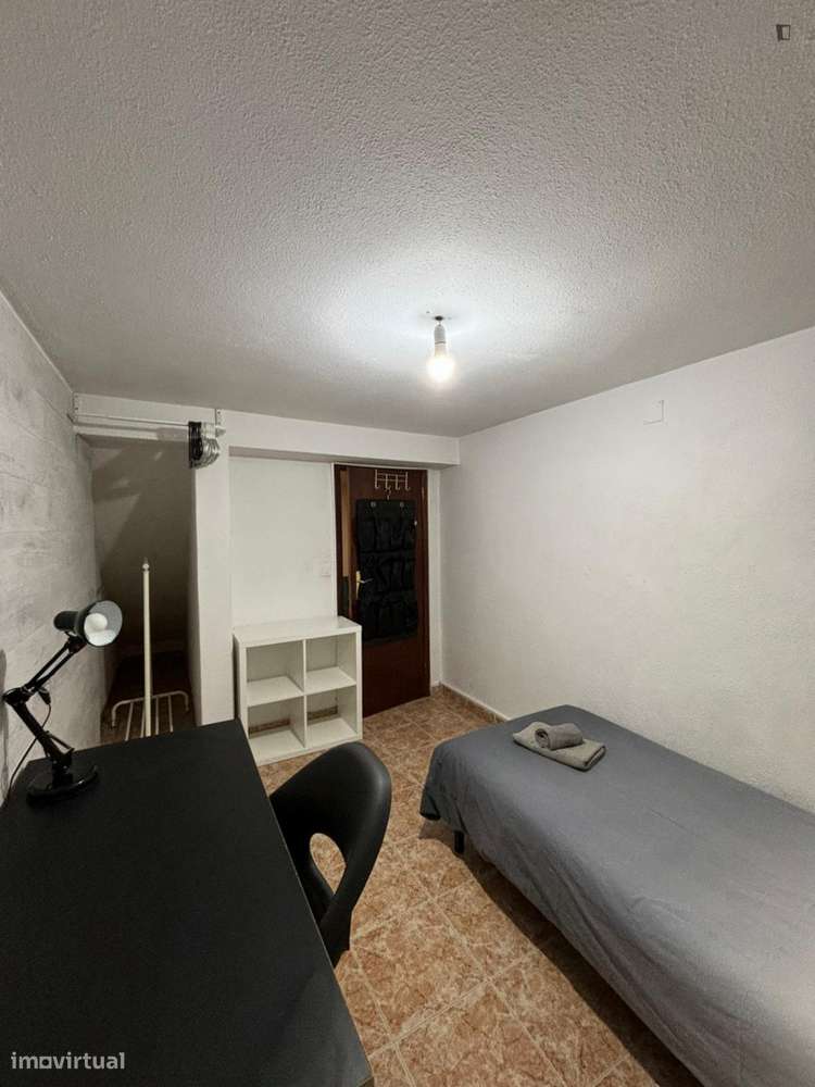 Quarto - localizado em Ajuda Lisbon - Grande imagem: 4/24