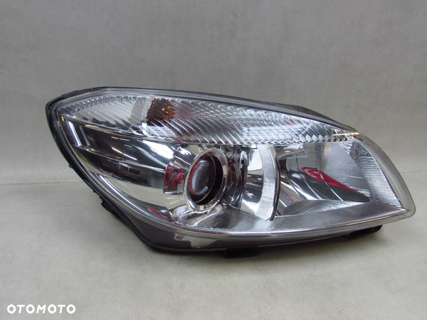 SKODA FABIA II ROOMSTER LAMPA PRZOD PRAWA REFLEKTOR EUROPA 06-15 - 2