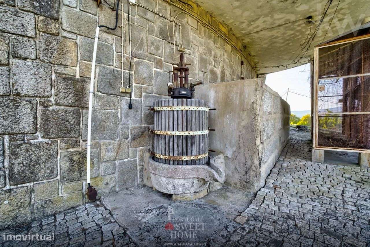 Quinta T4 em Melgaço (Chaviães e Paços), para recuperar-43