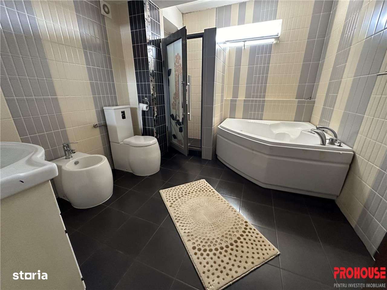 PENTHOUSE - Zona Arena Mall - 294mp-5