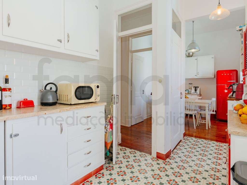 Moradia Bifamiliar T10 com Piscina e Elevada Rentabilidade - Parede...-16