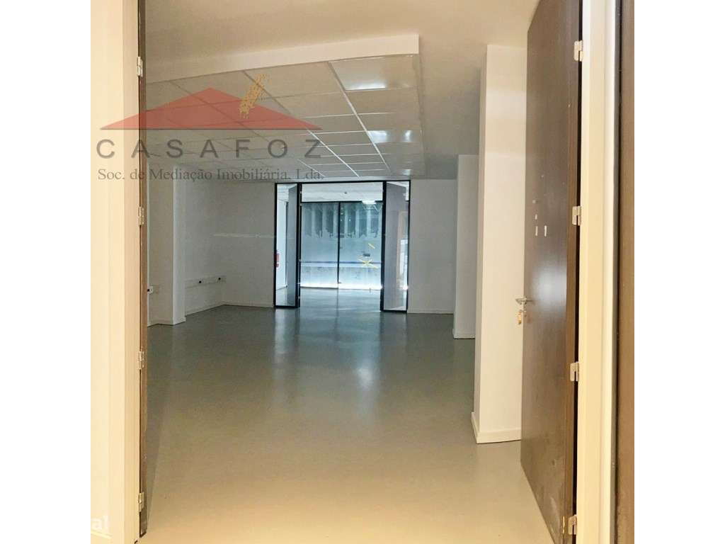 Porto - Arrendamento Armazém - Grande imagem: 5/7