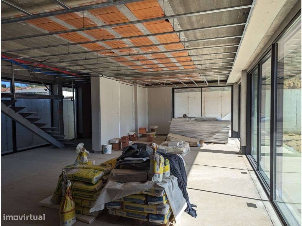 Moradia T4 com Arquitetura Minimalista | Valadares, Vila Nova de Gaia-13
