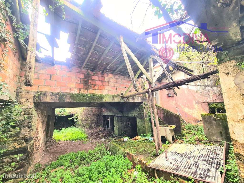 Casa rural com 2 ruinas em pedra e 3000 m2 de terreno com poço - Grande imagem: 4/19