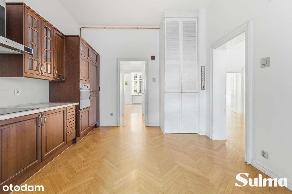 Klasyka w zabytkowej kamienicy - w sercu Katowic-8