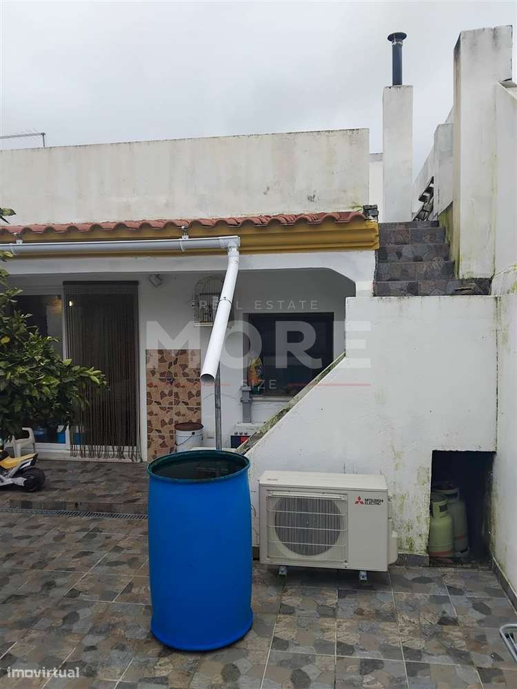 Moradia T3 Térrea Totalmente Remodelada-21