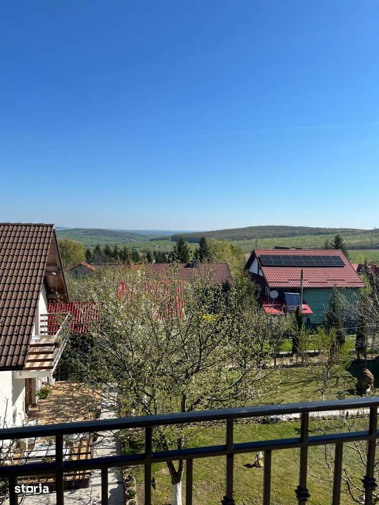 "Casă nouă in Tocile + 856 mp teren + priveliște =stil de viata buna.-6