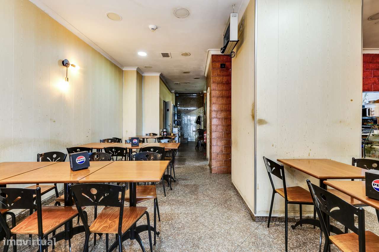 Trespasse de Pastelaria/Restaurante com Fabrico Próprio na Rua Castilh - Grande imagem: 4/36