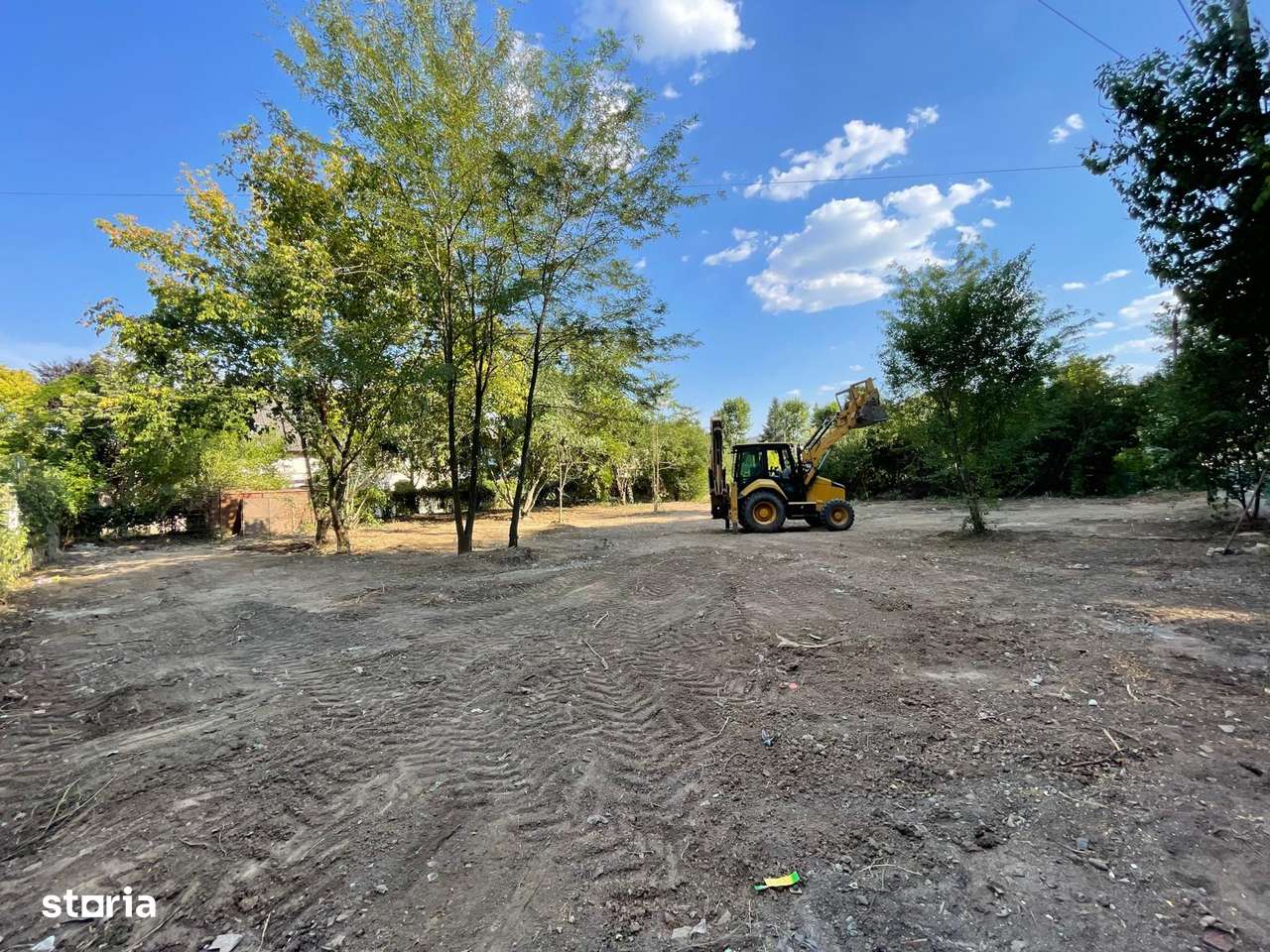 Vand teren la pădure,zona Matei Millo,Erou Mircea Marinescu,Voluntari - Imagine principală: 4/7