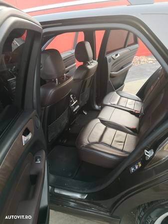 Mercedes-Benz ML 350 BlueTec 4MATIC Aut - 36