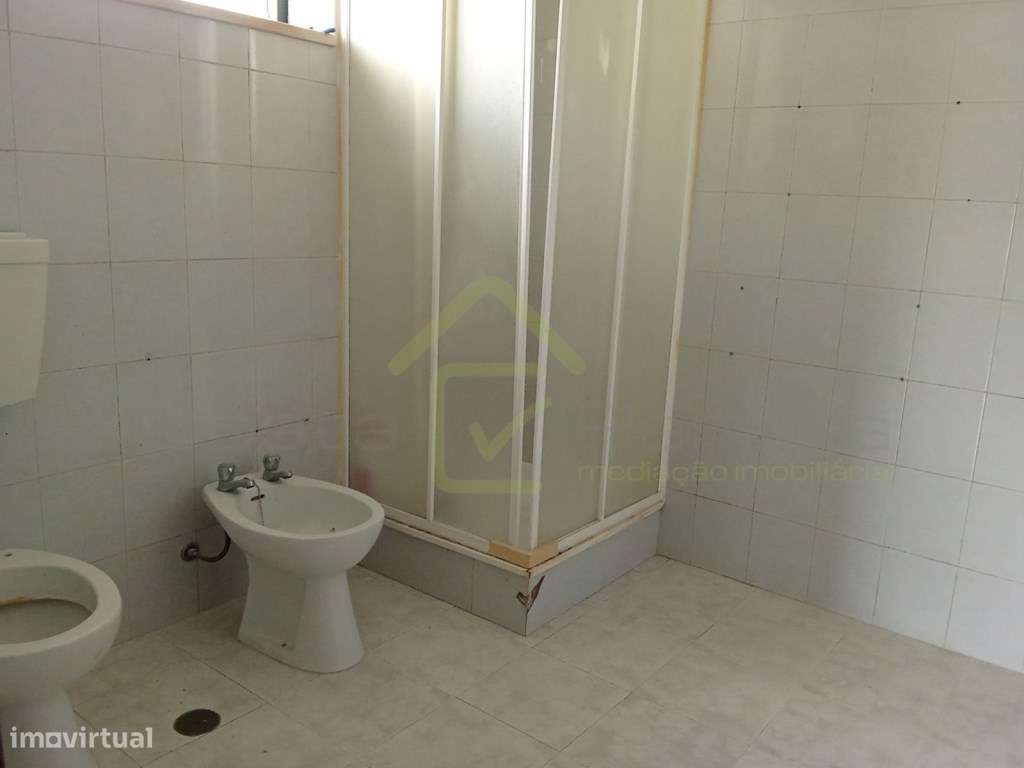 Moradia T3 +1 com espaço exterior e vista campo a minutos das Praias-11