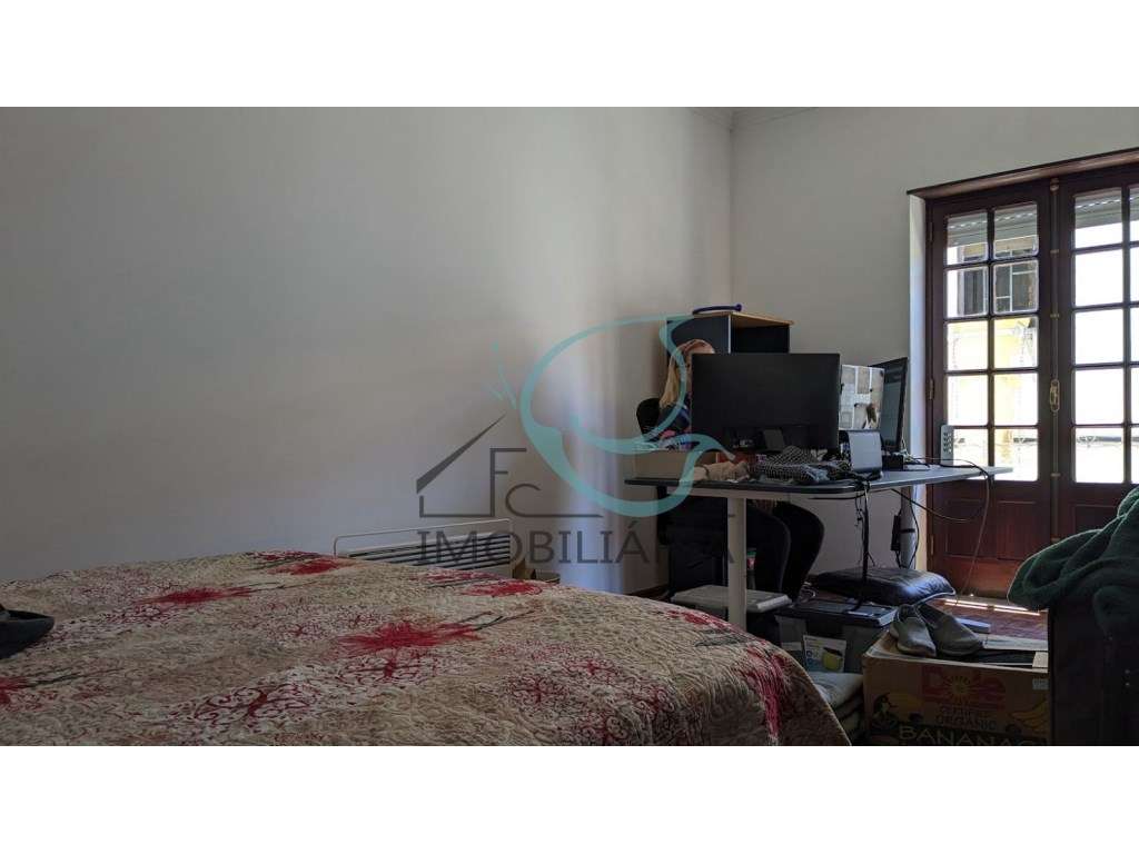 Prédio Urbano com garagem em Palmela-11