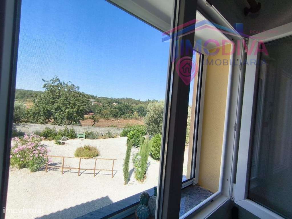 Moradia T3 recentemente renovada, com jardim em Graça, Pedrogão Grande-36