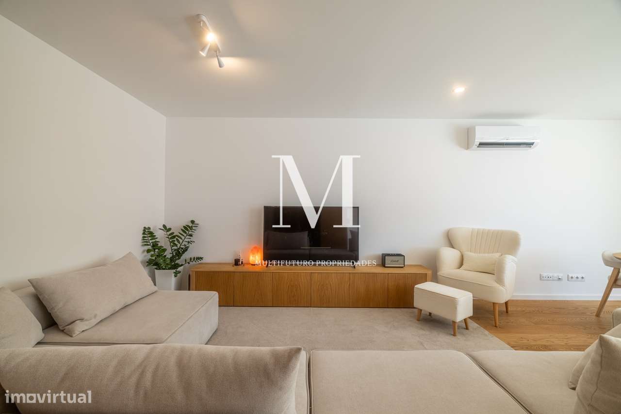 Apartamento T3 | Terraço | Varandas | Garagem | Praia-24