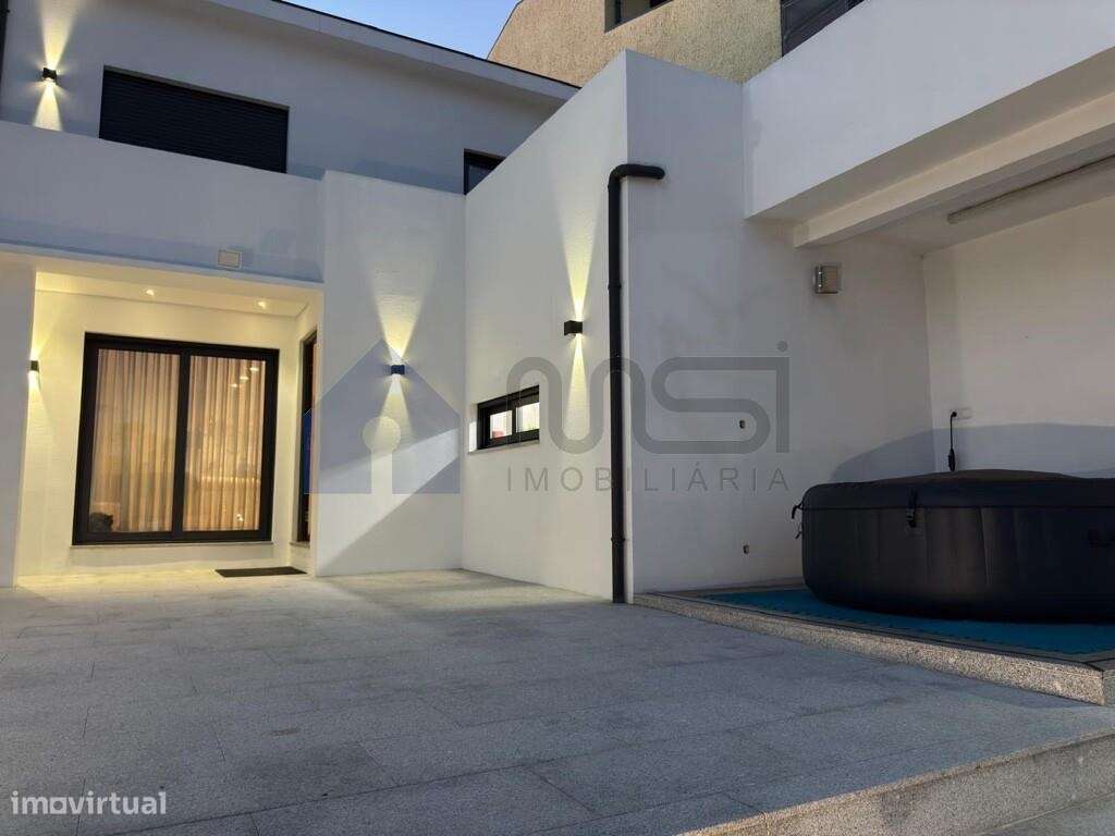 Moradia T3 em Matosinhos — Conforto e Elegância-47