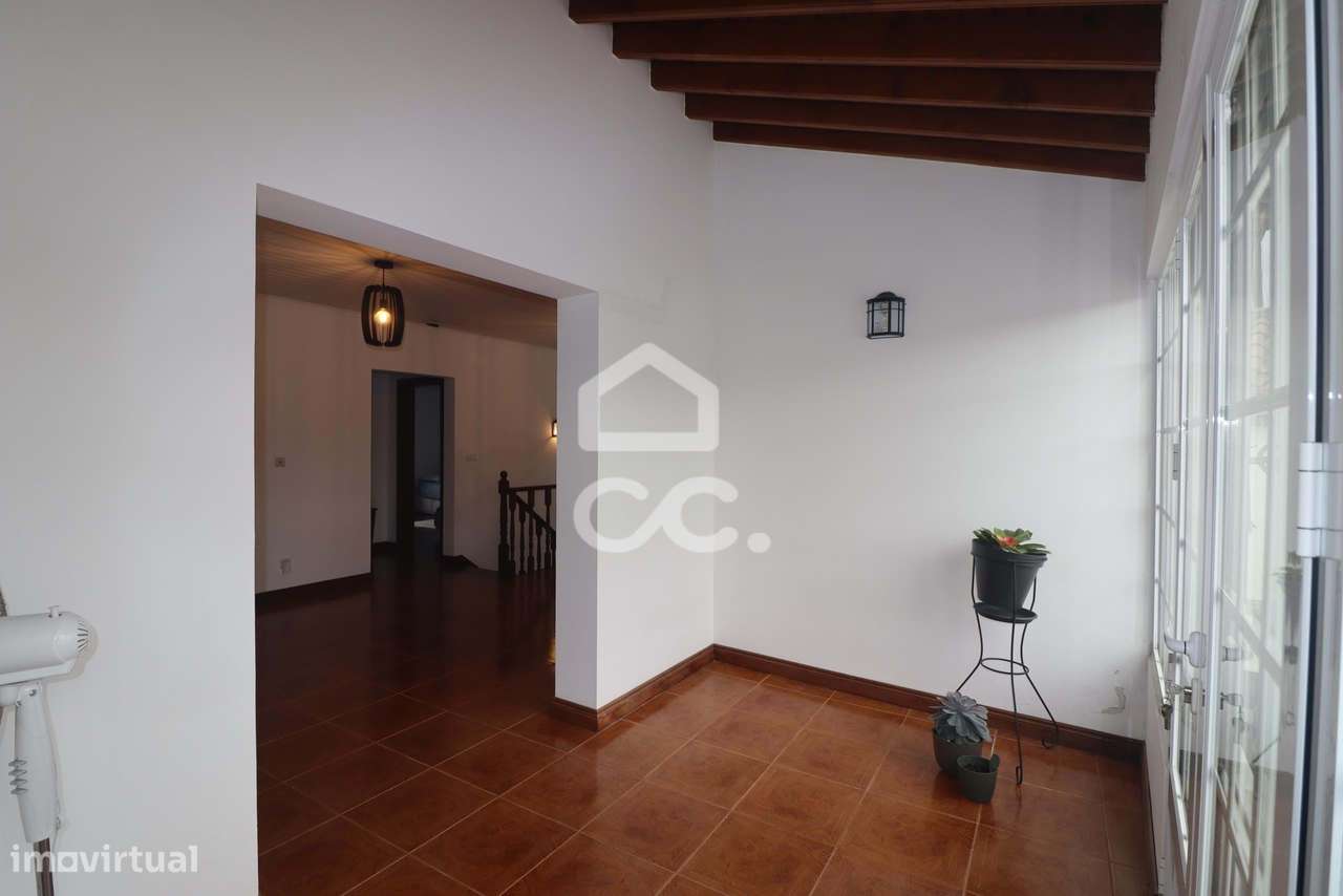 Moradia com 4 Quartos - Achadinha - Nordeste-15