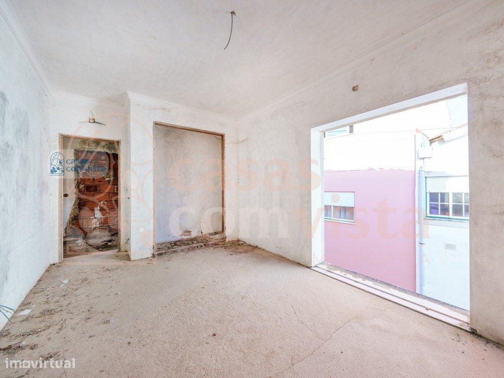 Moradia em Reconstrução - Oportunidade de Investimento em Casal da ... - Grande imagem: 1/33