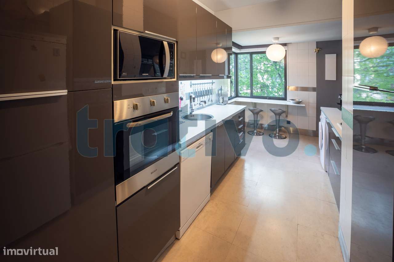 Vende-se apartamento T3 condomínio privado Rua Virgílio Correia Lisboa-4