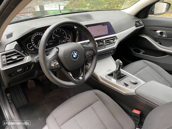 BMW 318 d Touring - 16