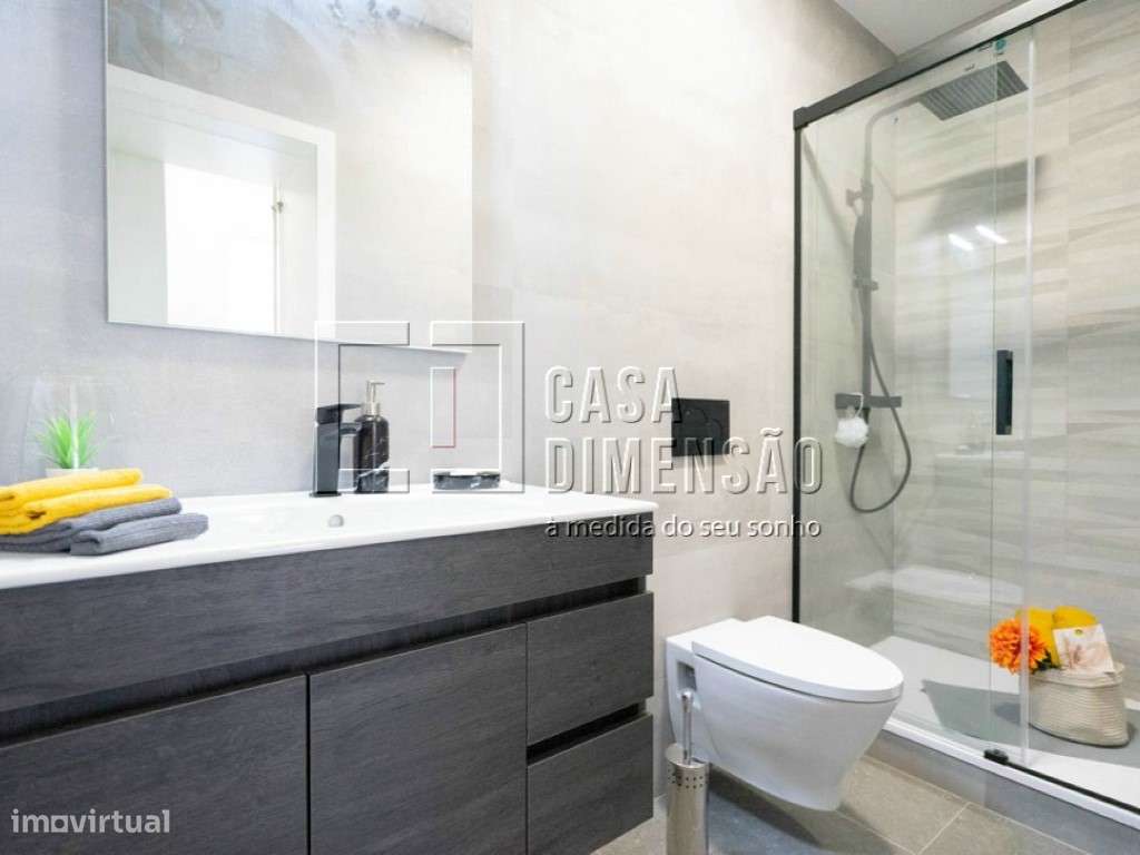 Apartamento T3 em Benfica, com Varandas, Totalmente Mobilado e Pron...-42