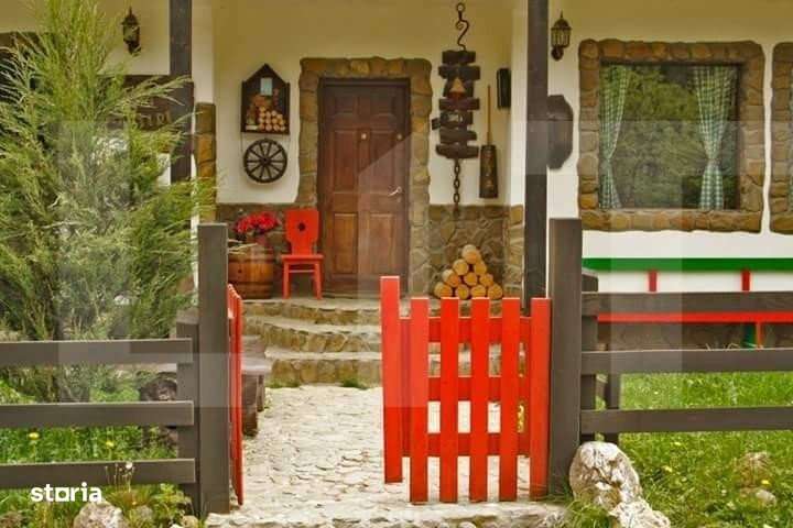 Casa de 6 camere, 320 mp, teren 700 mp, zona Bran - Imagine principală: 4/11