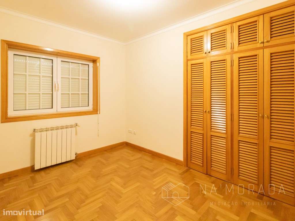 MORADIA UNIFAMILIAR T3+1 COM JARDIM EM CANEDO-11