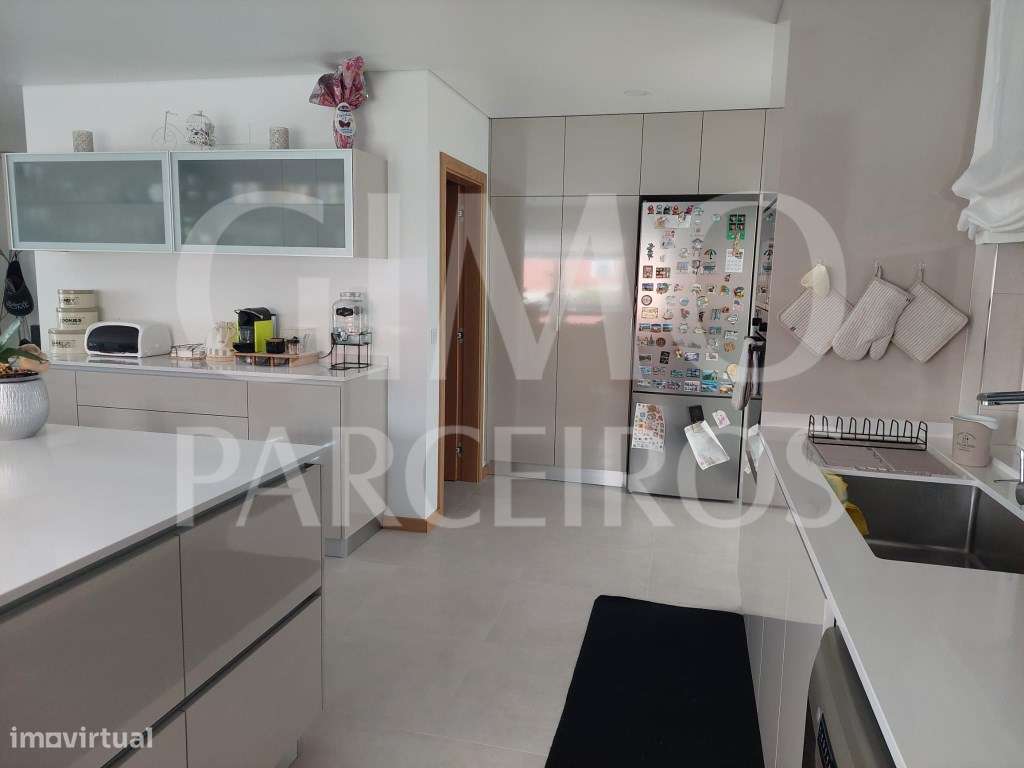 Moradia T3 Moderna e Confortável em Oliveira do Bairro.-3