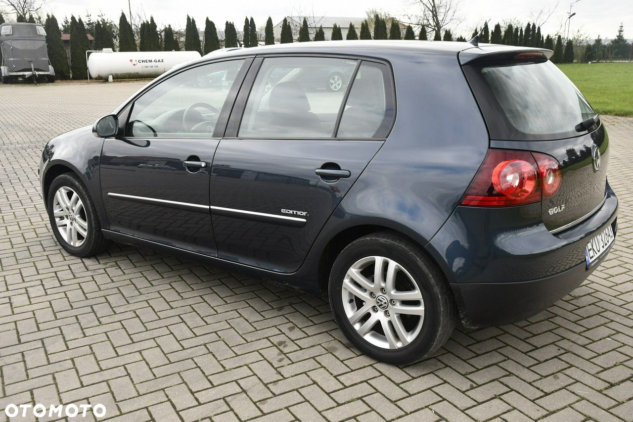 Volkswagen Golf - 11