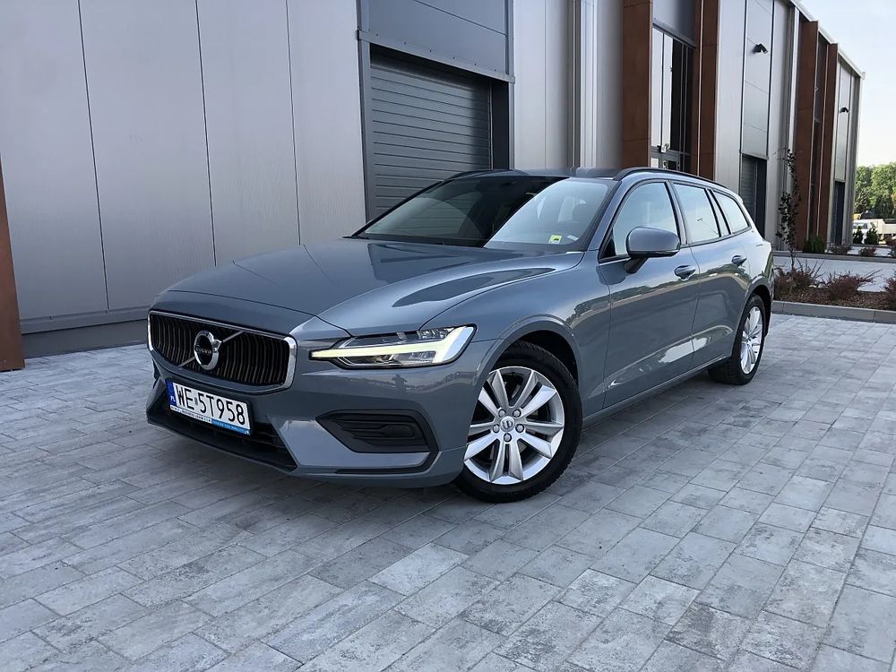 Volvo V60 II (2018- ) B4 D Momentum Pro 2022