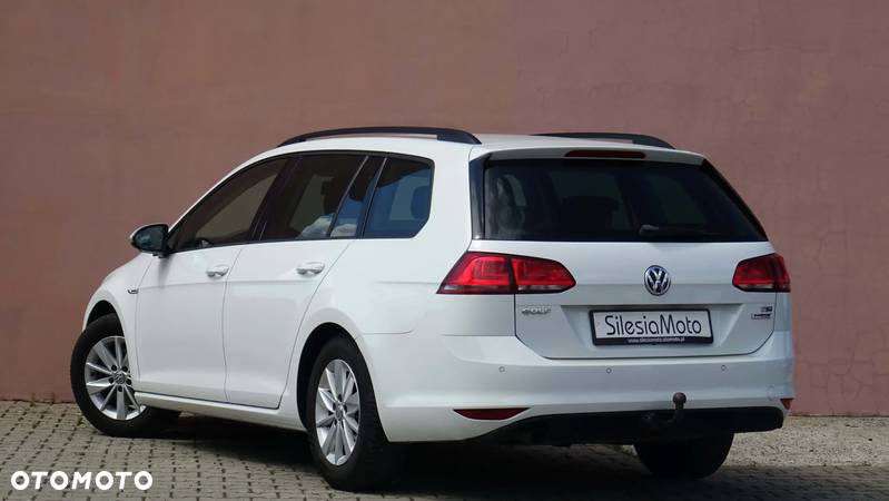 Volkswagen Golf - 4