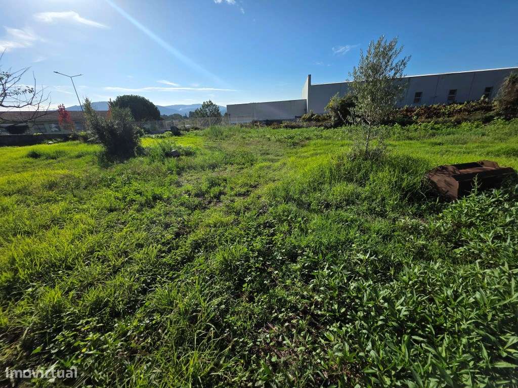 Terreno para construção com 908 m2-3