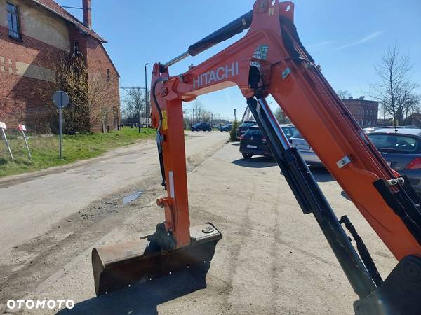 Hitachi ZAXIS 26U - 11