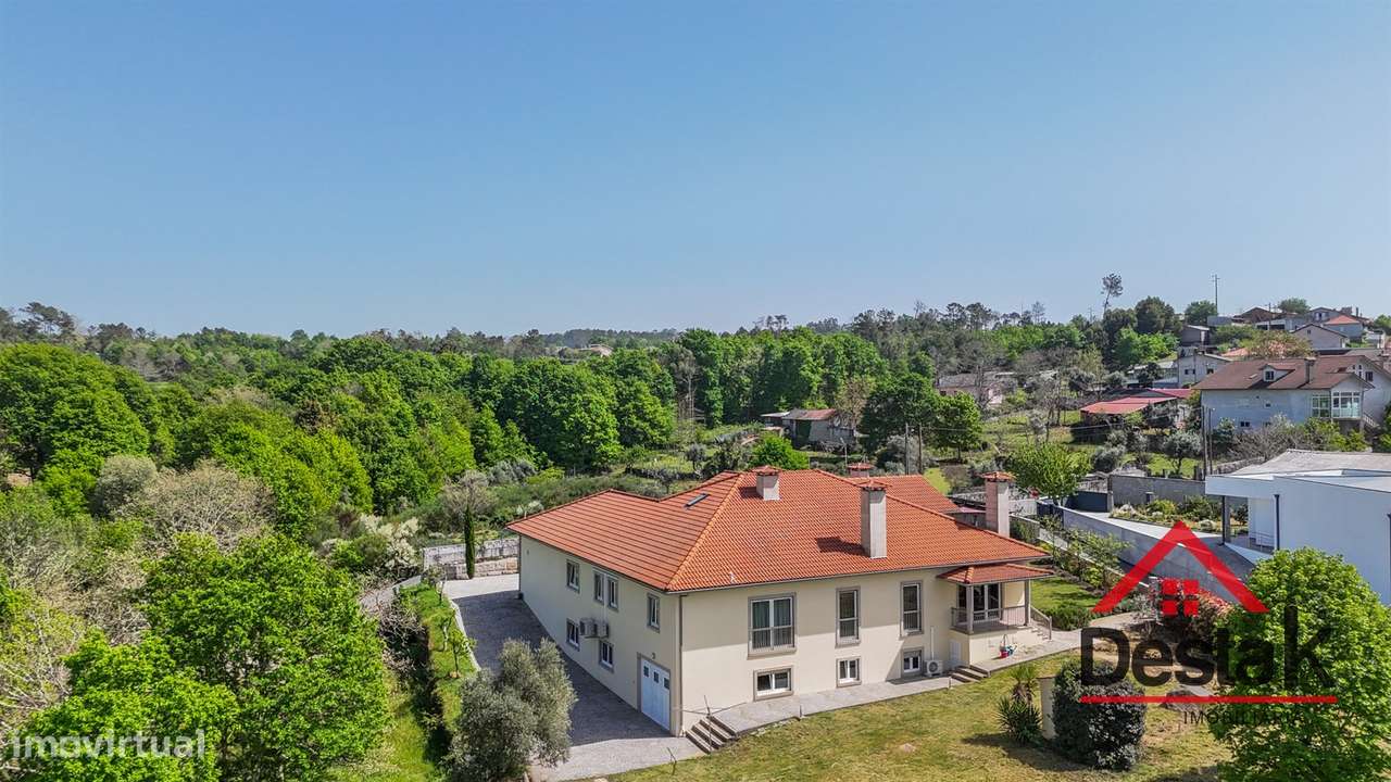 Fantástica Moradia isolada V4 em Lordosa, Viseu-4