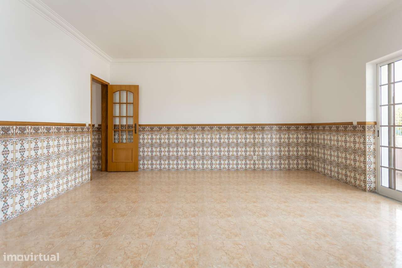 Moradia de 6 assoalhadas em lote de 500 m2-13